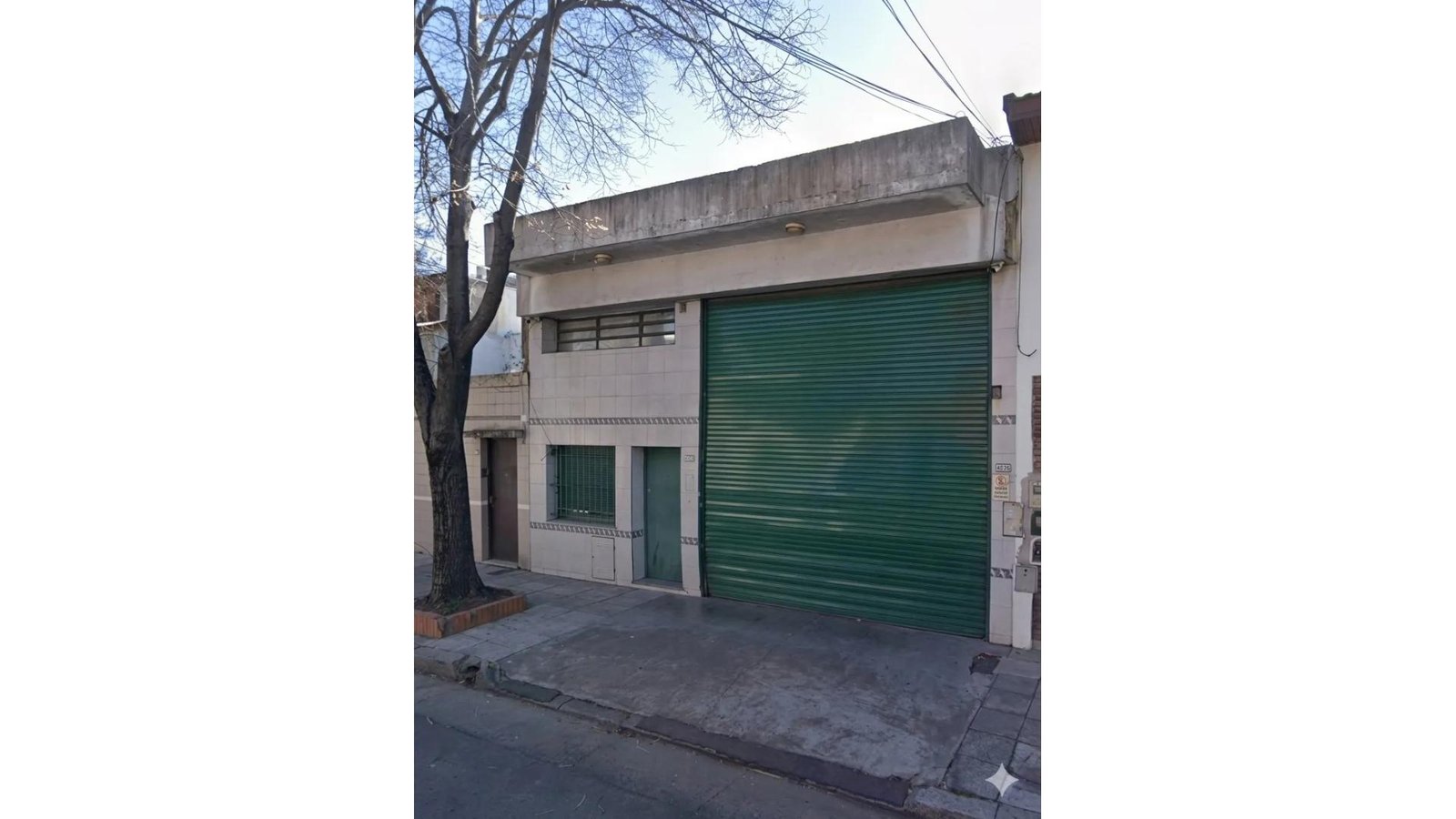 Venta de Depósito Industrial de 336 m² en Villa Luro