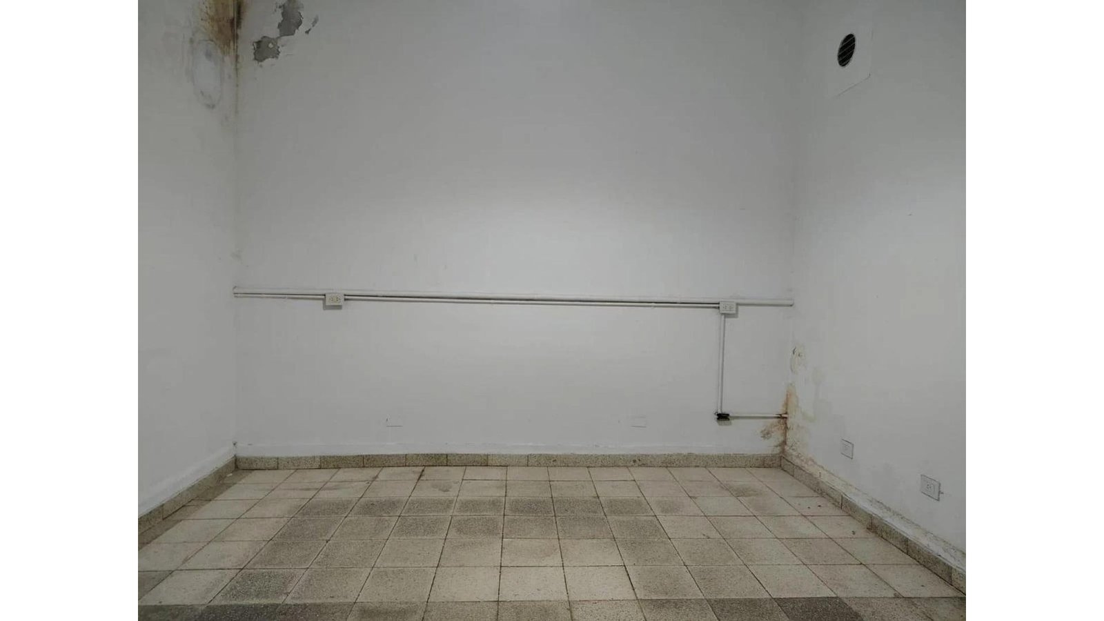 Alquiler de Depósito Comercial en PH al Frente en Colegiales