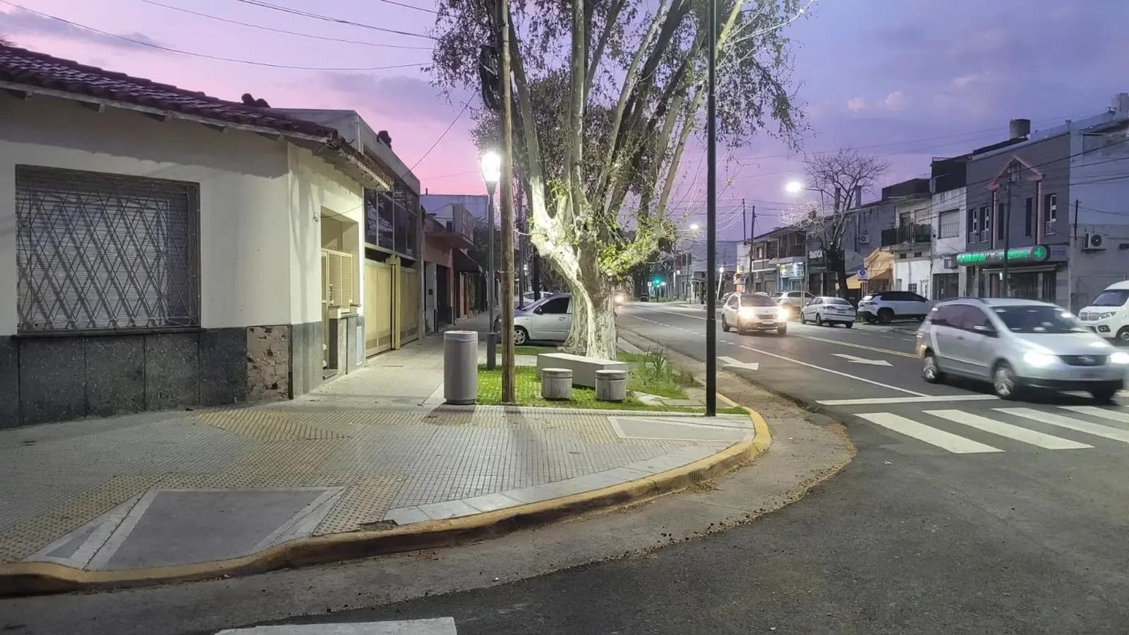 Venta de Esquina Comercial en Martinez