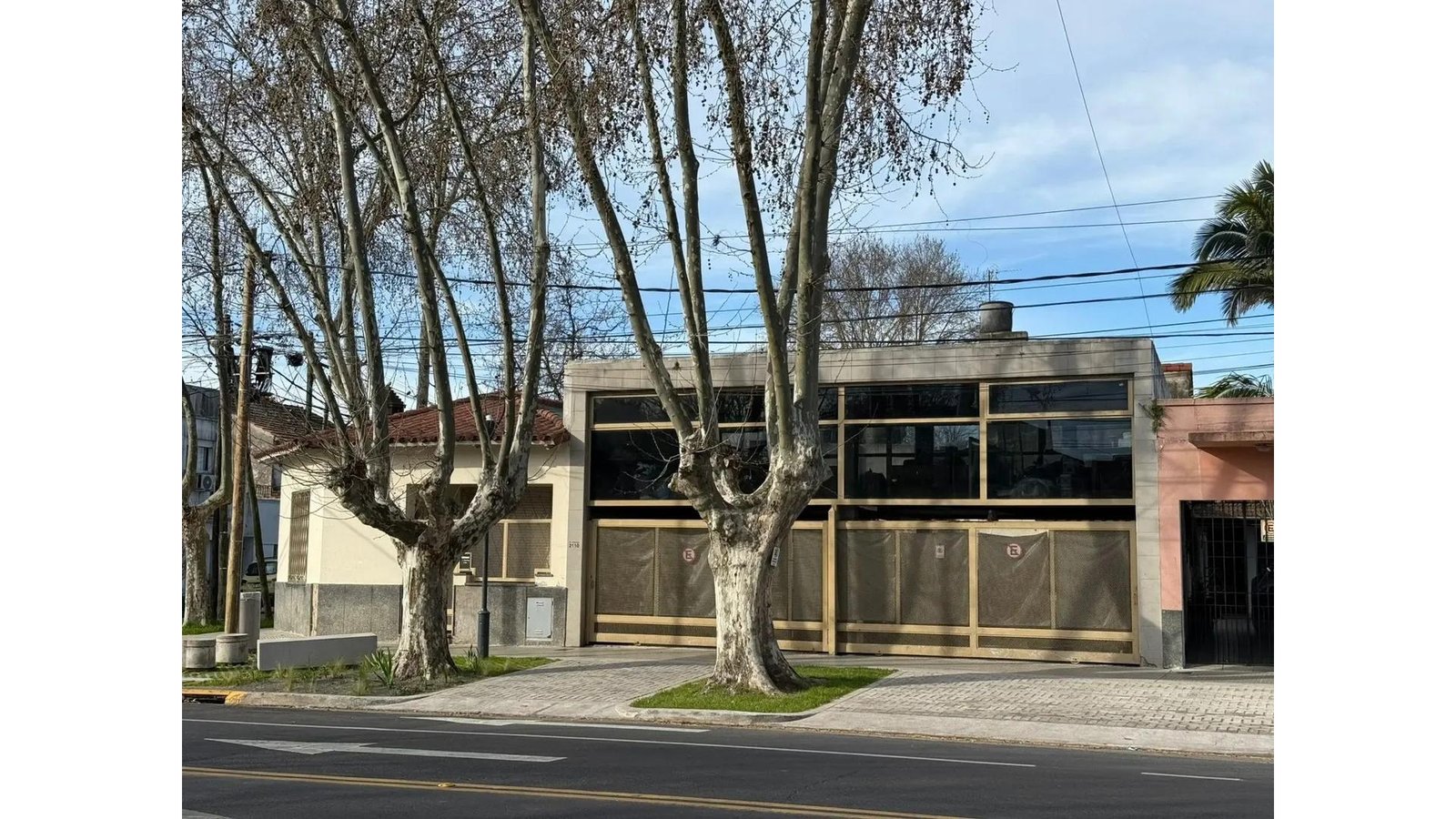Venta de Esquina Comercial en Martinez