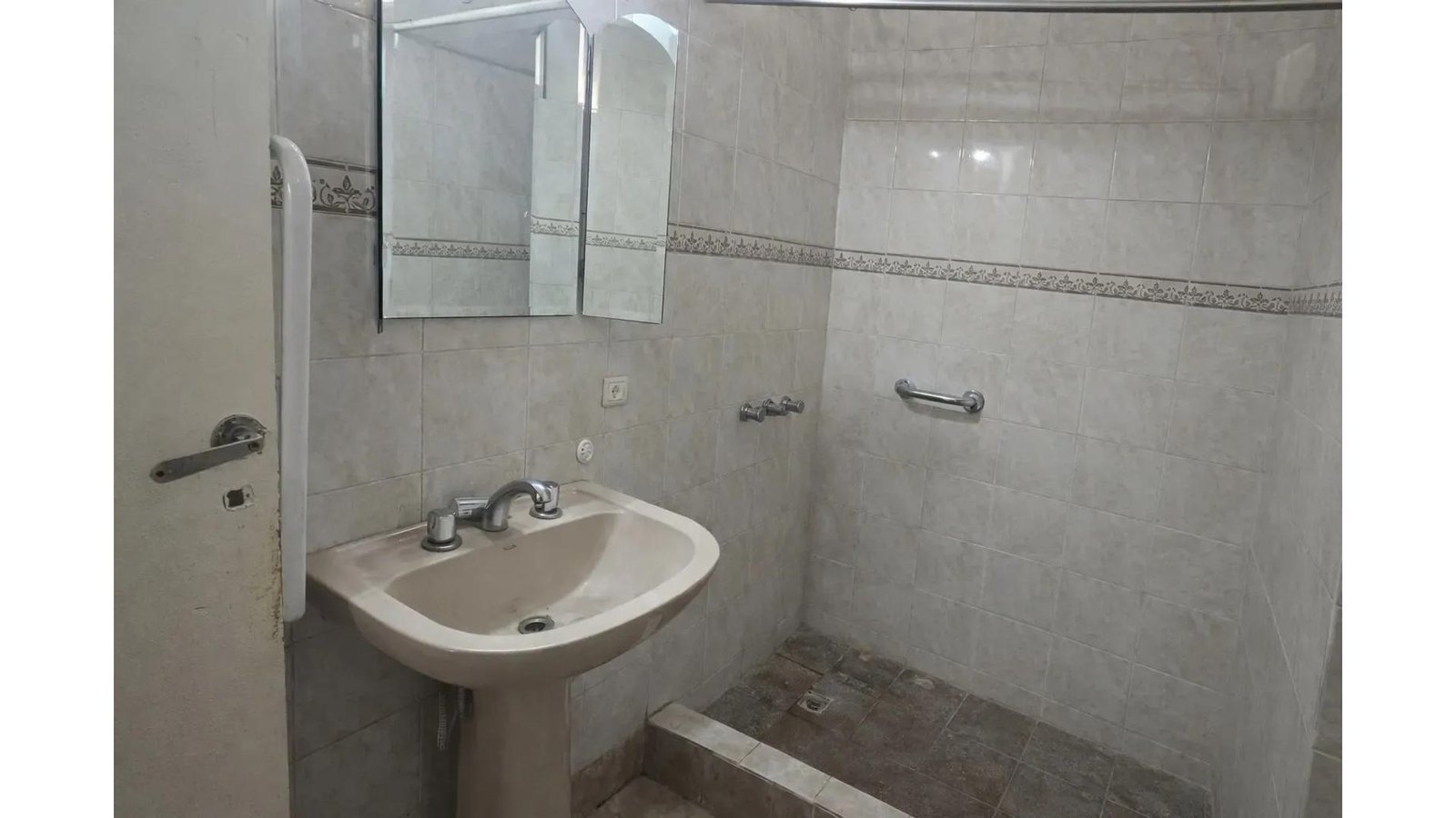 Venta de Esquina Comercial en Martinez