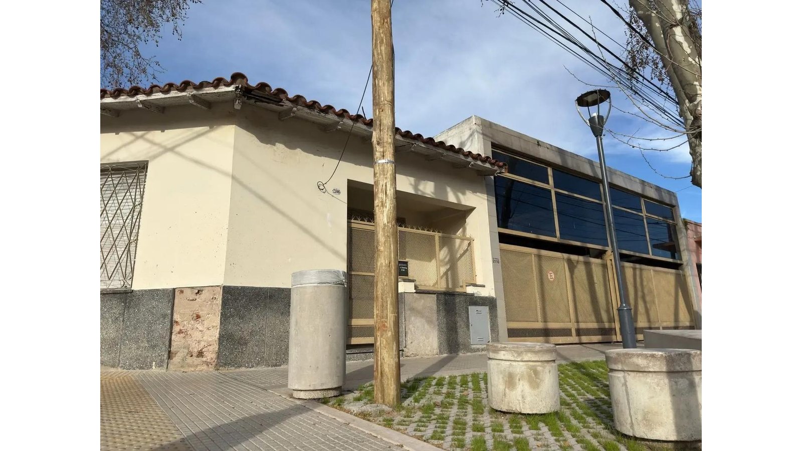 Venta de Esquina Comercial en Martinez