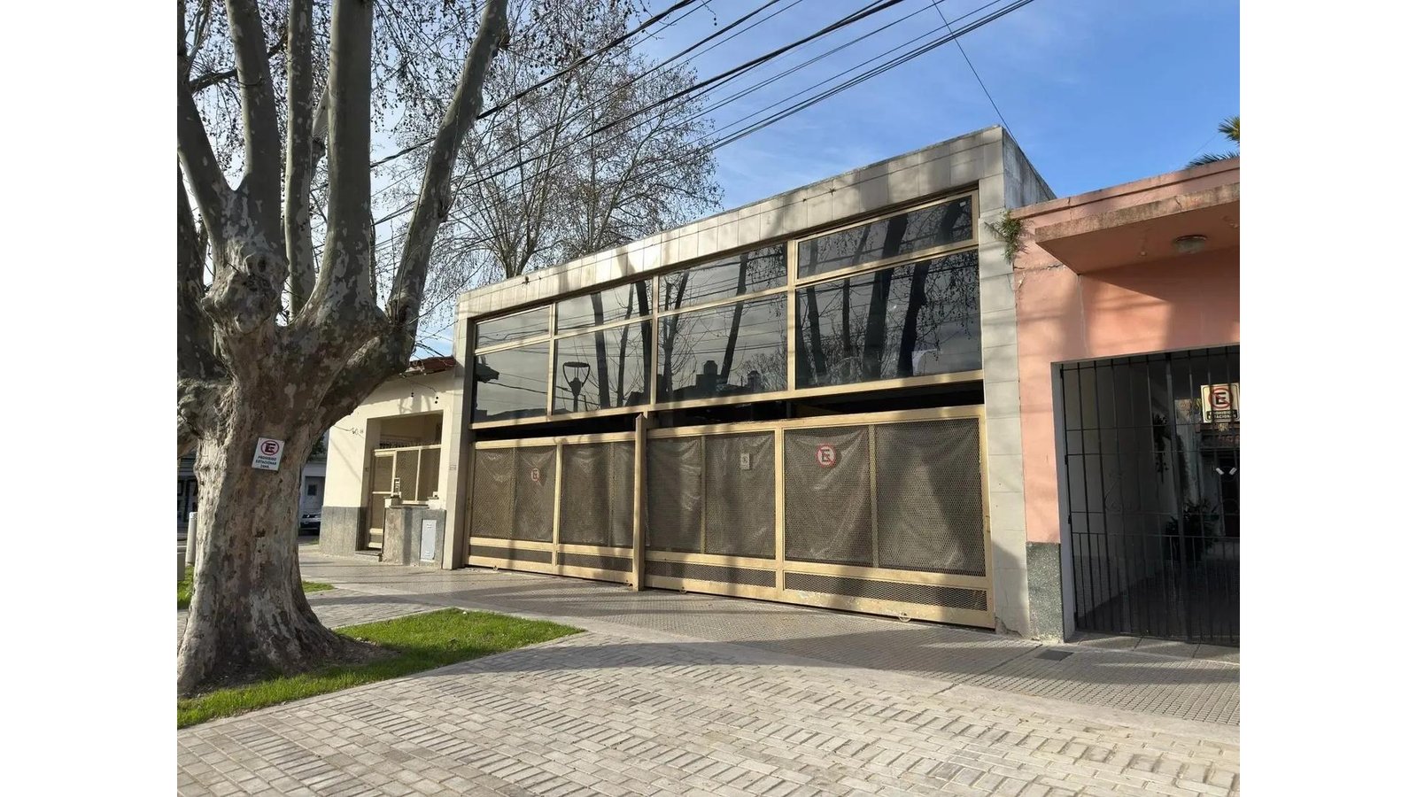 Venta de Esquina Comercial en Martinez